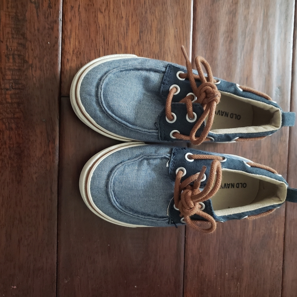 Boys Old Navy Jean Shoes with Brown Laces
